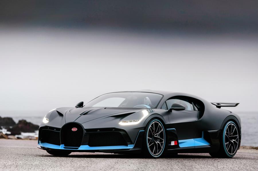  Bugatti Divo 2018 года  (фото 34 из 46)